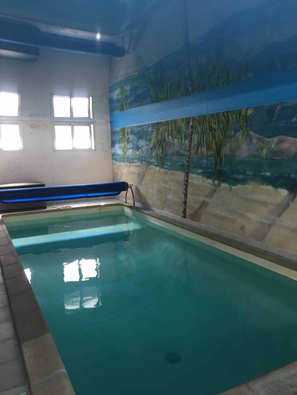 Toile tendu piscine