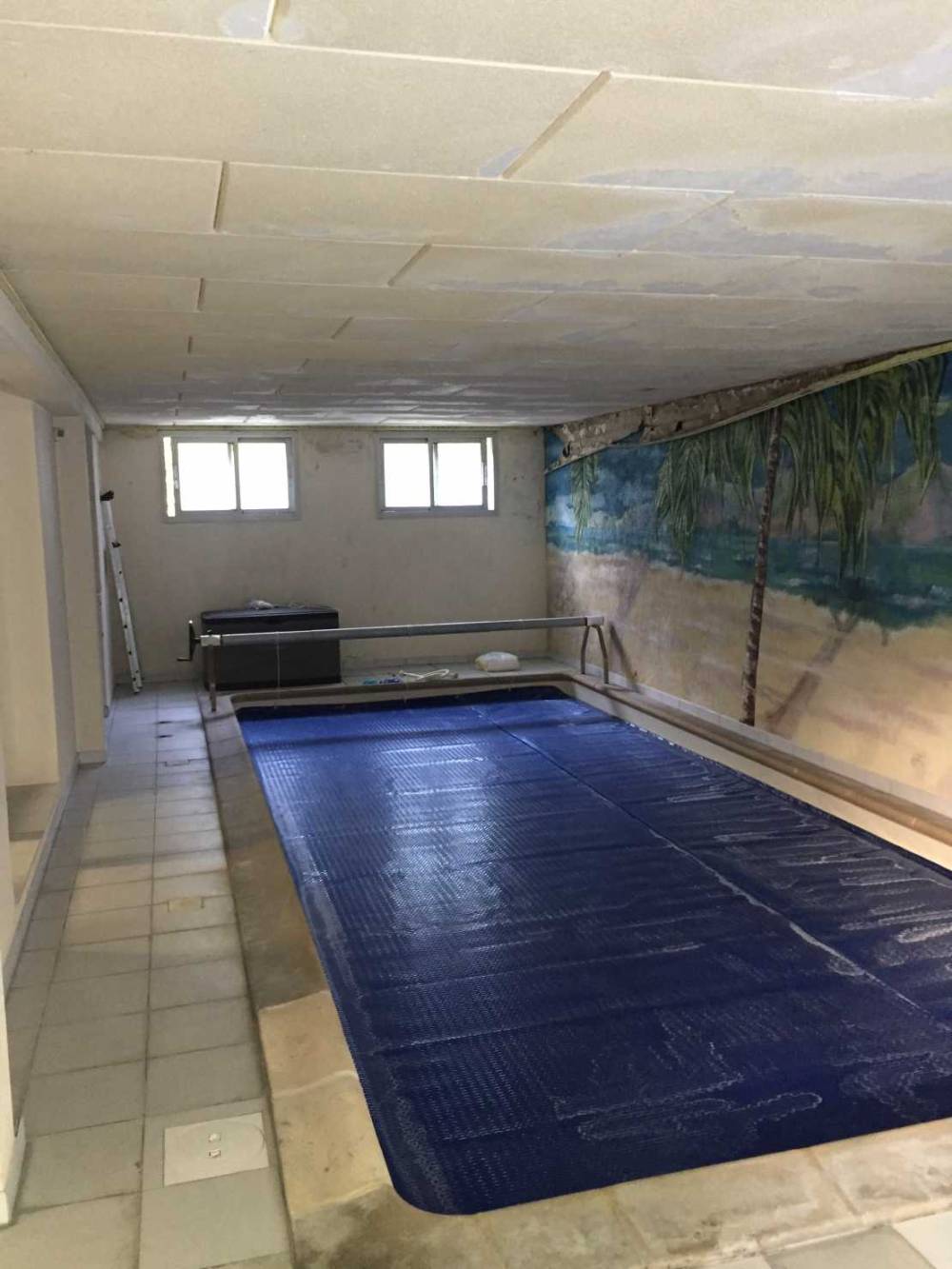 Toile tendu piscine